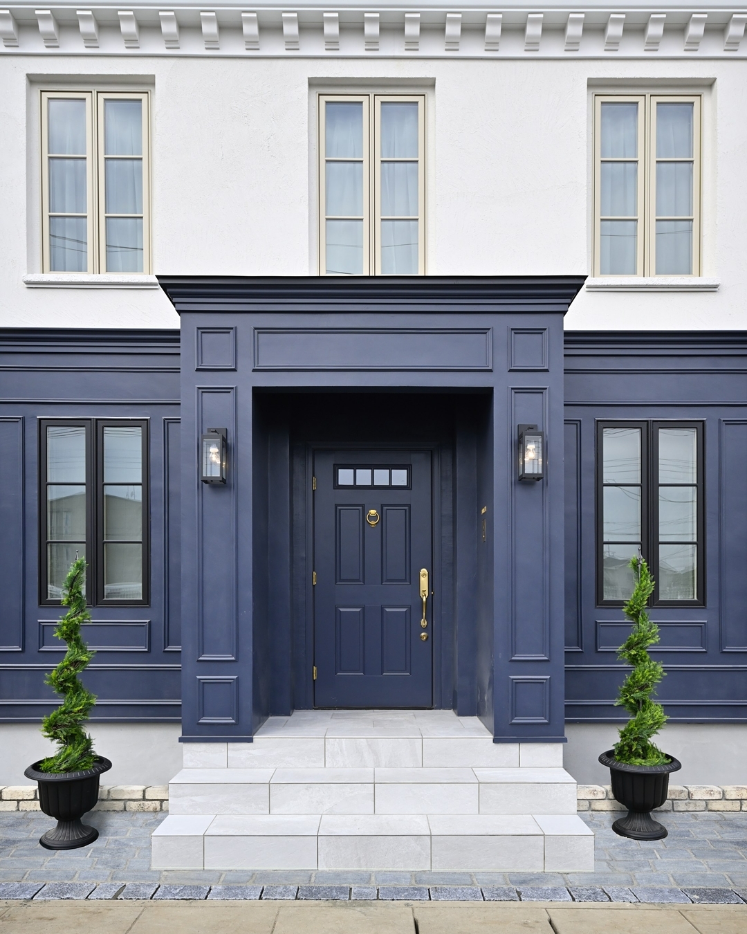 おしゃれな玄関ポーチをつくるコツは スタイル別の事例画像も 茨城県の輸入住宅 四季彩建設