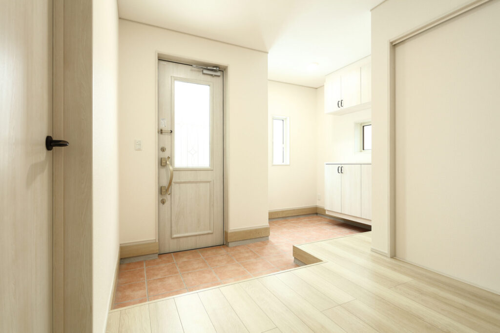 玄関ホール|注文住宅の玄関で後悔しないために|美観と機能を整える3つのポイント・間取り・玄関収納の考え方を解説