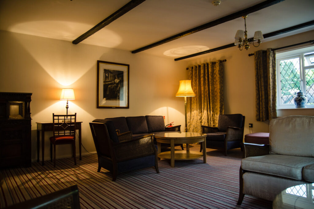 ヨーロッパの部屋はなぜおしゃれに見えるのか|素材・色・空間づくりのポイントを解説