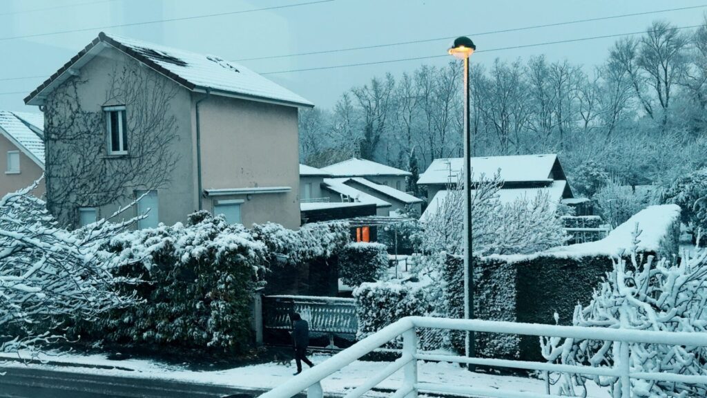 住宅|フランスに雪は降るのか|地域差と雪のある暮らし、日本との違い