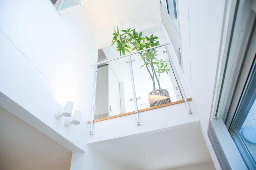 「玄関の吹き抜け」は本当に必要なのか見極めるには｜後悔しないための確認ポイント