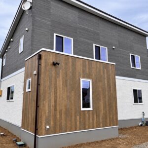 郡山市 「ご住居＋接骨院」足場が外れ、外観がお披露目となりました。　